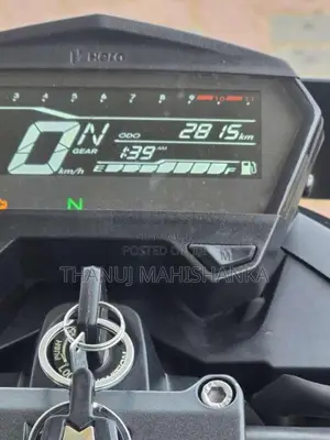 Hero Hunk 160r 4V 2025 Motorbike (Used)