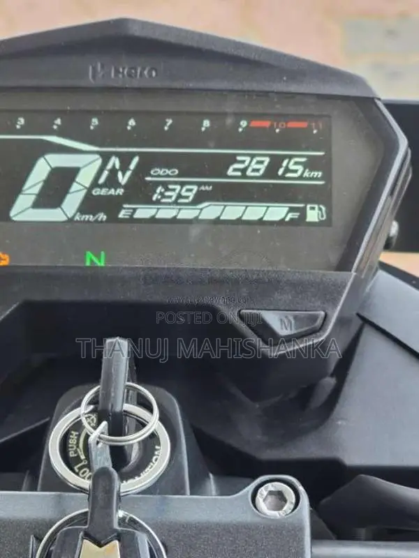 Hero Hunk 160r 4V 2025 Motorbike (Used)