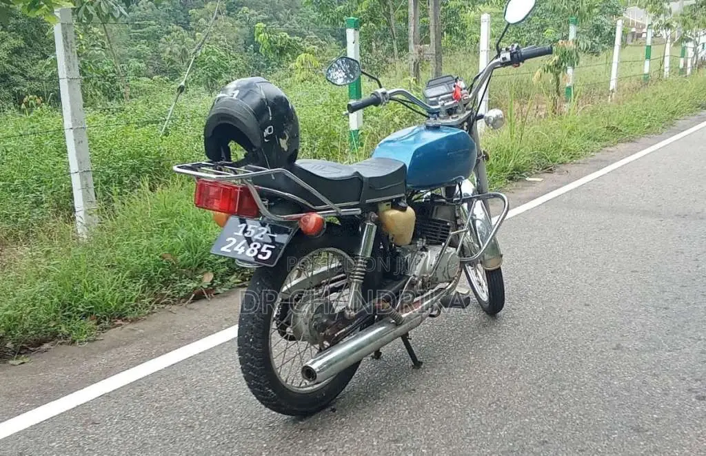 Suzuki AX100 1994 Motorbike (Used)