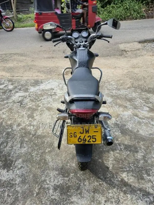 Bajaj Discover 2004 Motorbike (Used)
