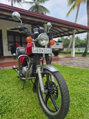 Suzuki GN125 2016 motorcycle (Used)