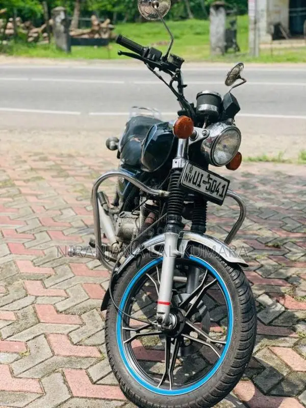 Suzuki GN125 2009 Motorbike (Used)