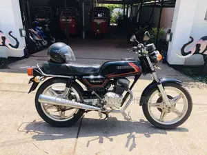 Honda CB 125 2000 Motorbike (Used)