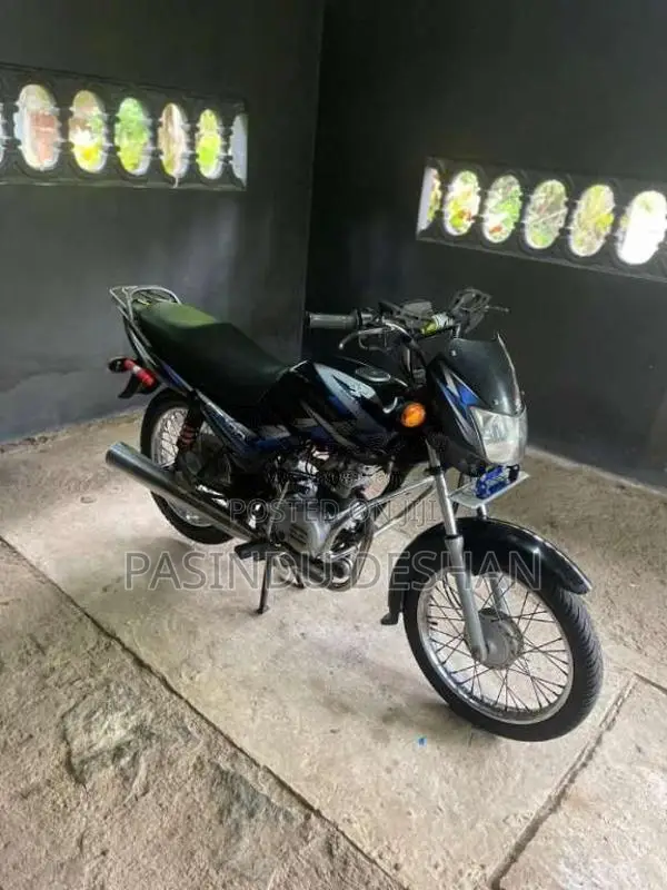 Bajaj CT-100 2016 Motorbike (Used)
