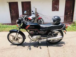 Honda CB 125 2000 Motorbike (Used)