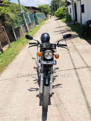 Honda CB 125 2000 Motorbike (Used)