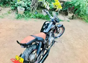 Suzuki GZ 125 2003 Motorbike (Used)