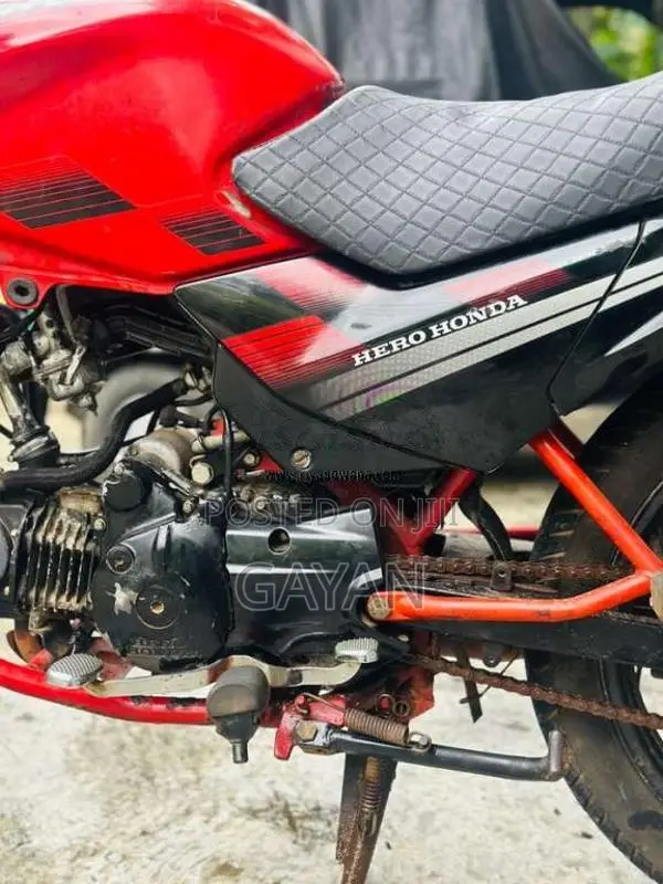 Hero-Honda Glamour 2010 Motorbike (Used)
