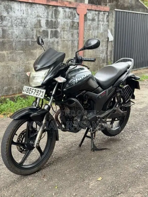 Hero Hunk 2016 Motorbike (Used)