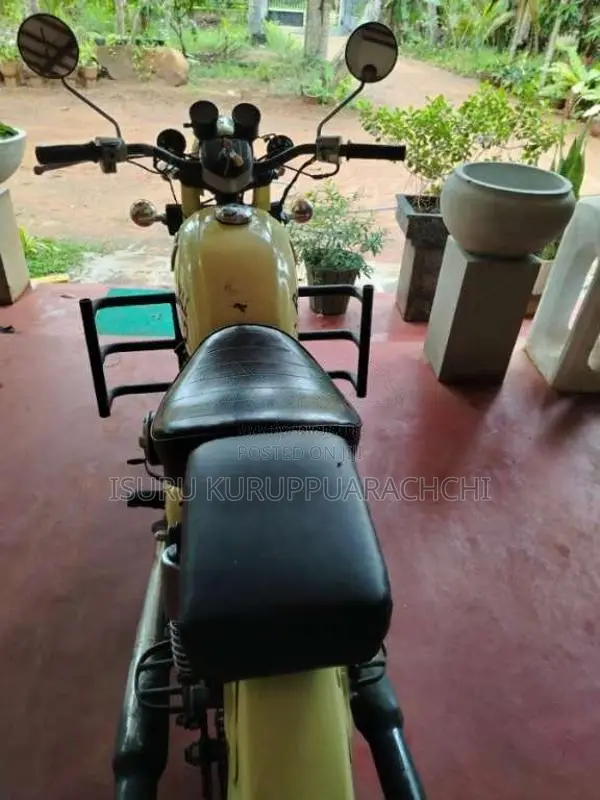 Honda CD 125 Twin 2001 Motorbike (Used)