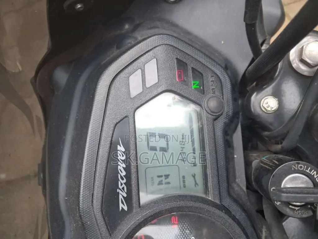 Bajaj Discover 2024 Motorbike (Used)