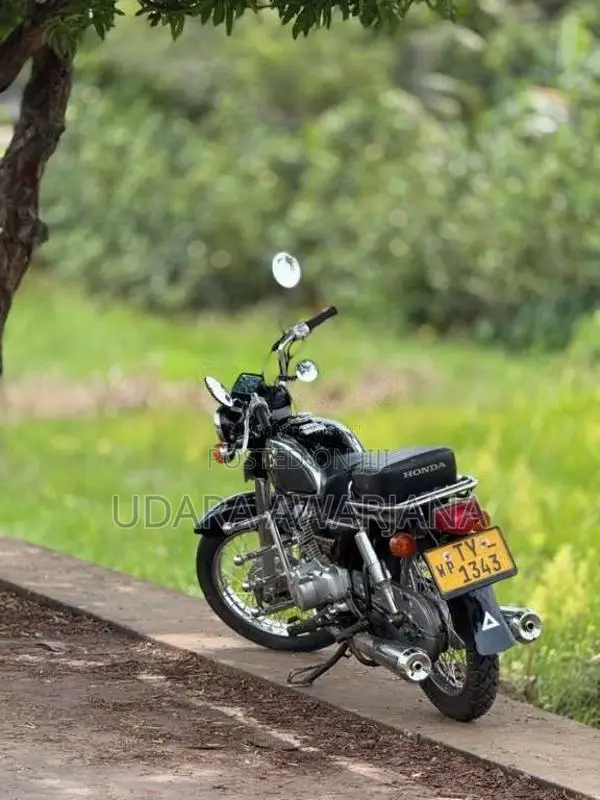 Honda CD125 2005 Motorbike (Used)