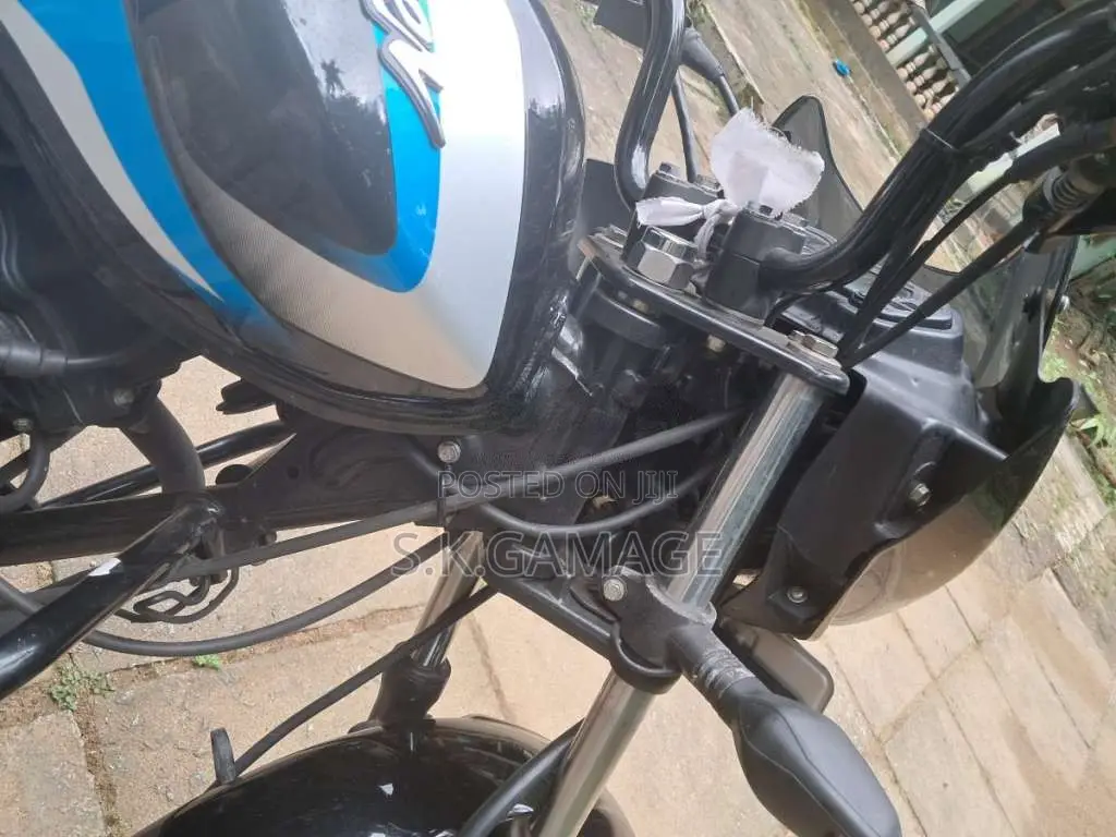 Bajaj Discover 2024 Motorbike (Used)