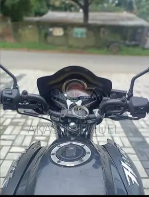 Hero-Honda Hunk 2011 Motorbike (Used)