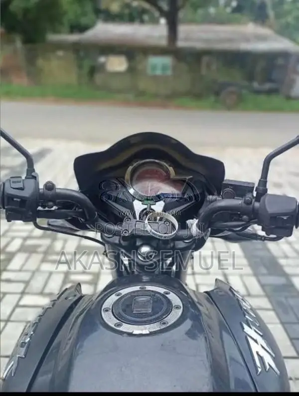 Hero-Honda Hunk 2011 Motorbike (Used)