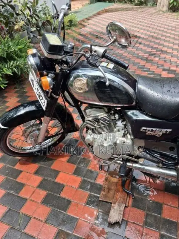 Honda CD125 2000 Motorbike (Used)
