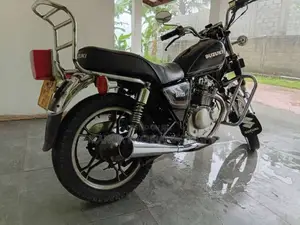 Suzuki GN125 1996 Motorbike (Used)