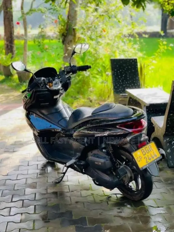 Honda Pcx 2018 Motorbike (Used)