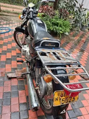 Honda CD125 2000 Motorbike (Used)