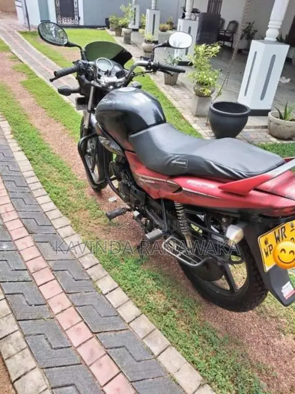 Hero-Honda Glamour 2010 Motorbike (Used)
