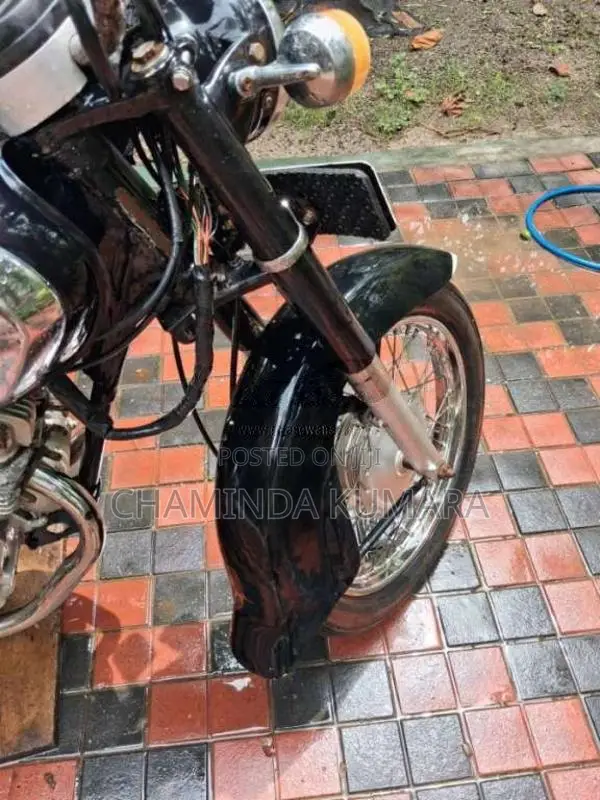 Honda CD125 2000 Motorbike (Used)