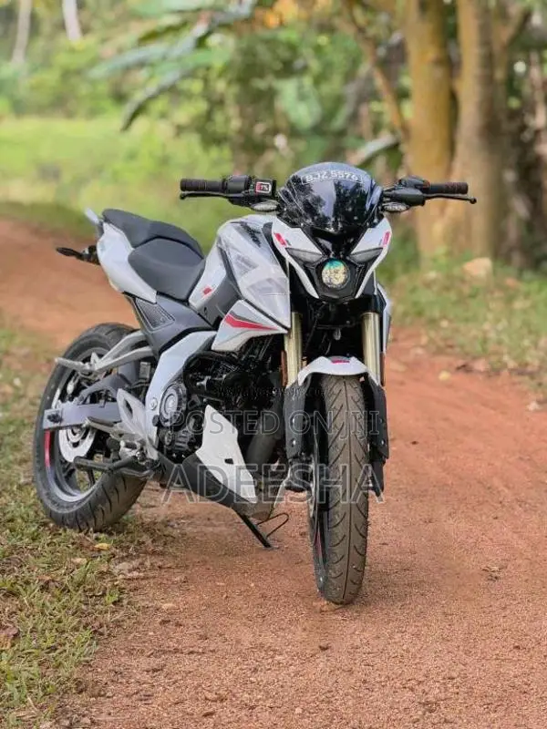 Bajaj Pulsar N160 2025 Motorbike (Used)