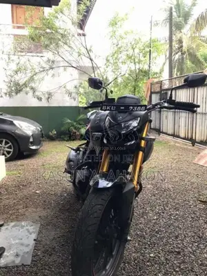 Hero Hunk 2025 Motorbike (Used)