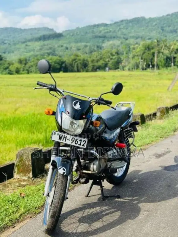 Bajaj CT-100 2011 Motorbike (Used)