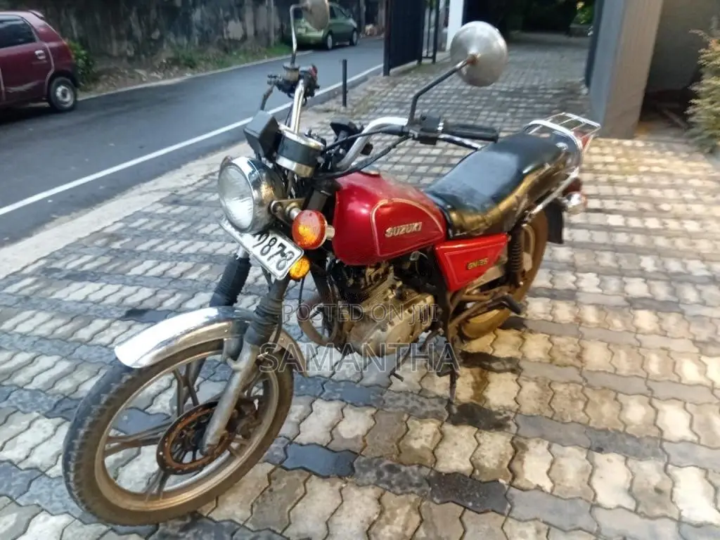 Suzuki GN125 2005 Motorbike (Used)