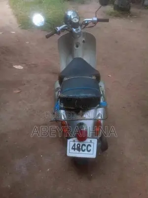 Honda Scooter 2011 Motorbike (Used)