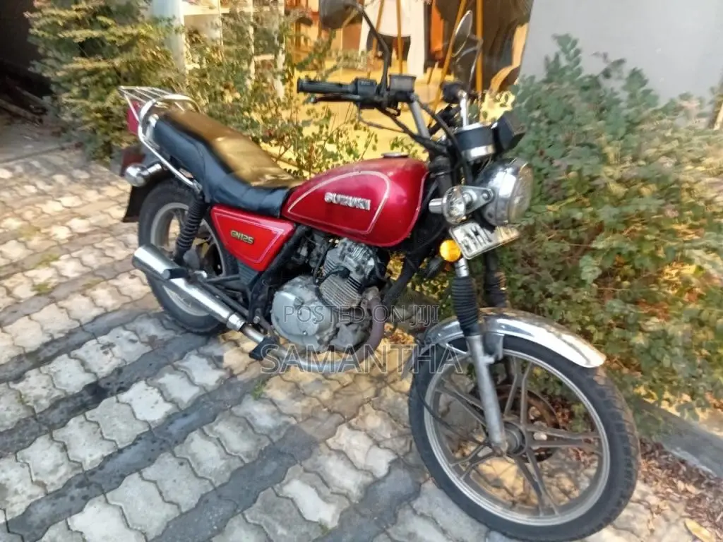 Suzuki GN125 2005 Motorbike (Used)