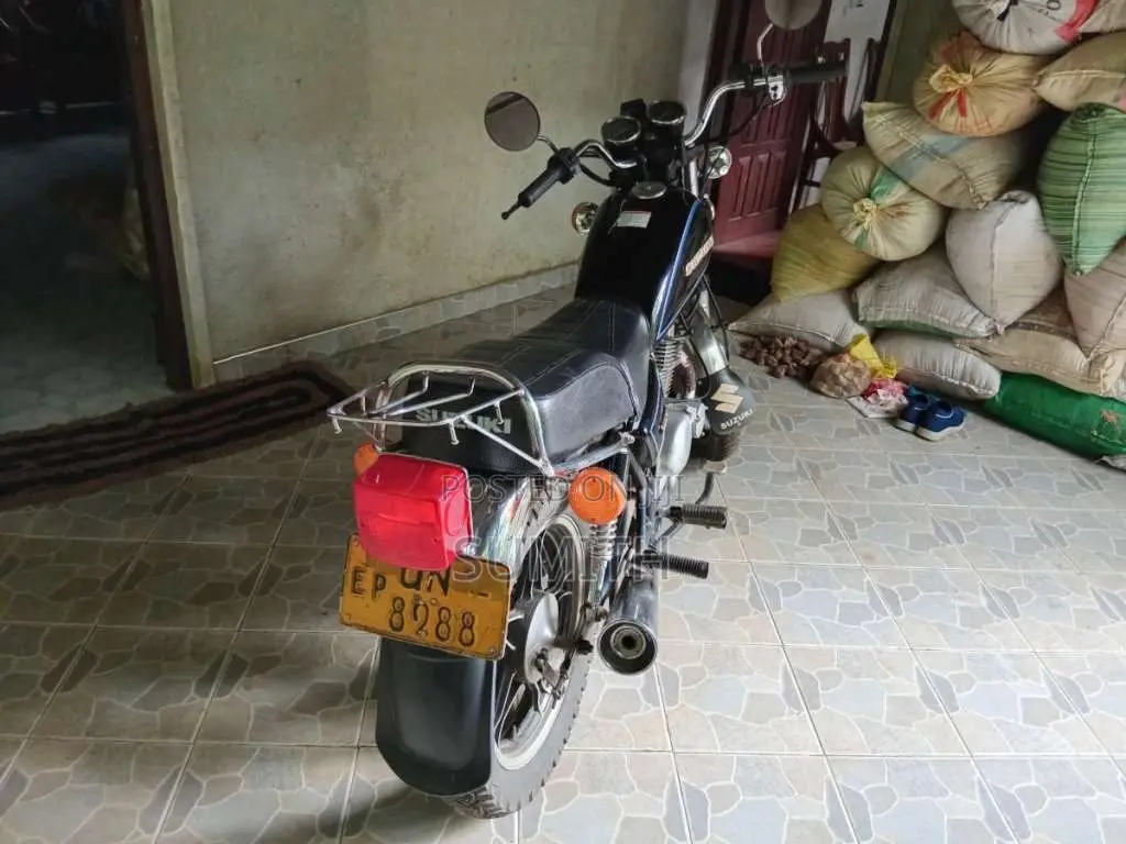 Suzuki GN125 Japan 2004 Motorbike (Used)
