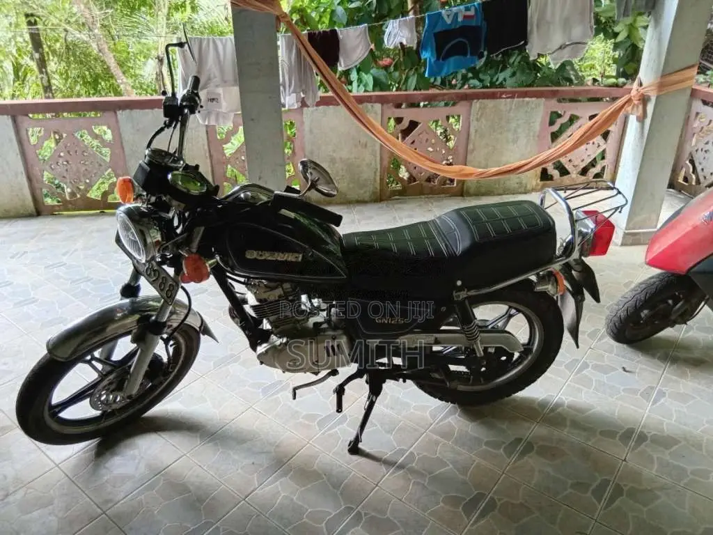 Suzuki GN125 Japan 2004 Motorbike (Used)