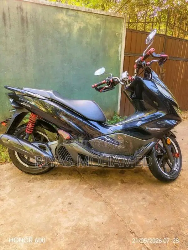 Honda Pcx 2022 Motorbike (Used)