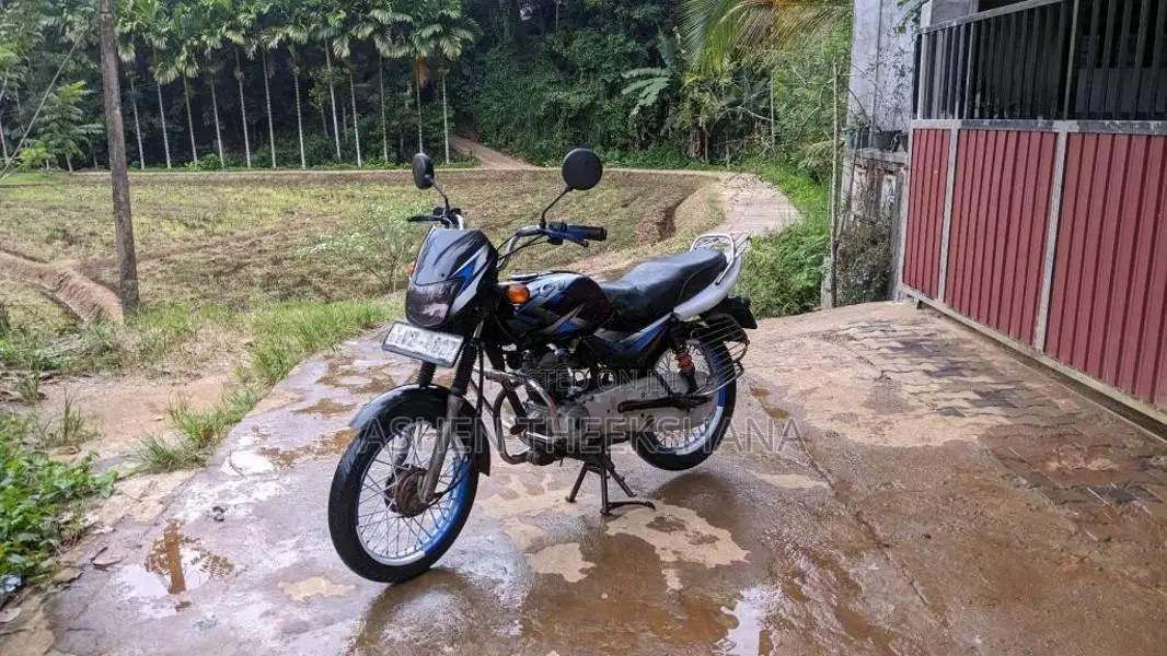 Bajaj CT-100 2010 Motorbike (Used)