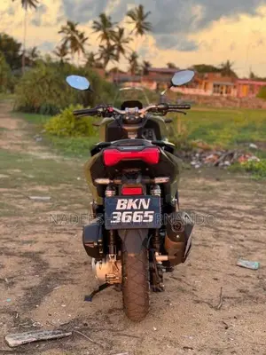 Honda Adv 160 2025 Motorbike (Used)