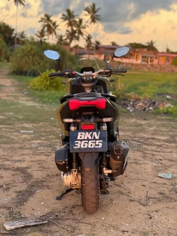 Honda Adv 160 2025 Motorbike (Used)