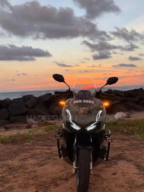 Honda Adv 160 2025 Motorbike (Used)