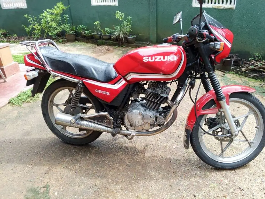 Suzuki GS125 1999 Motorbike (Used)