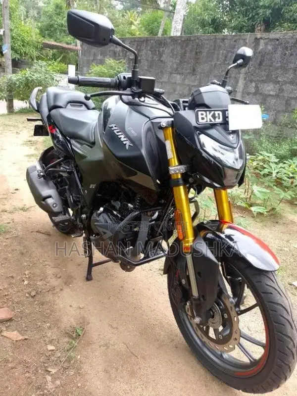 Hero Hunk 2025 Motorbike (Used)