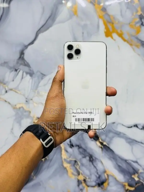 Apple iPhone 11 Pro Max (Used)