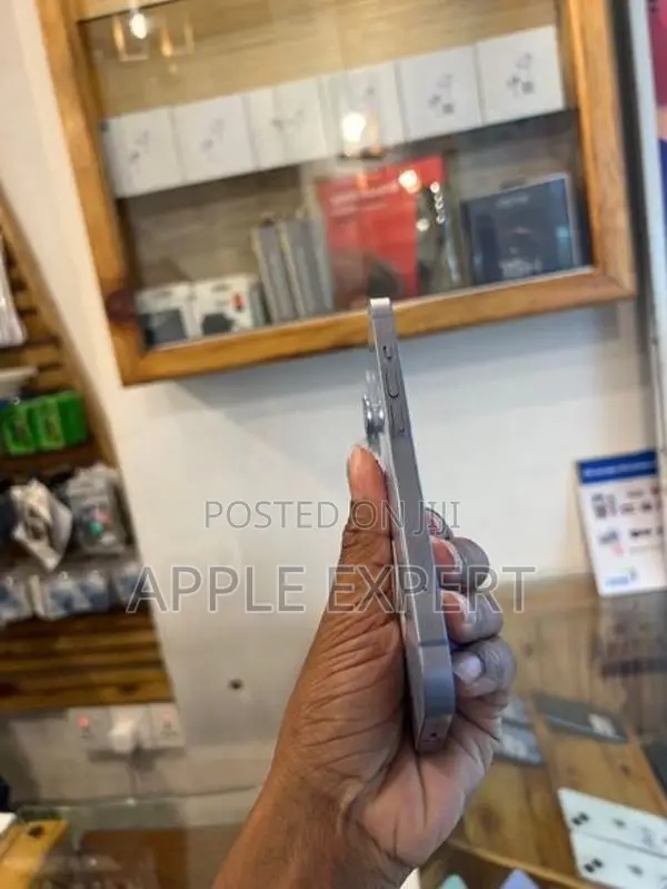 Apple iPhone 14 (Used)