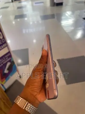 Apple iPhone 11 (Used)