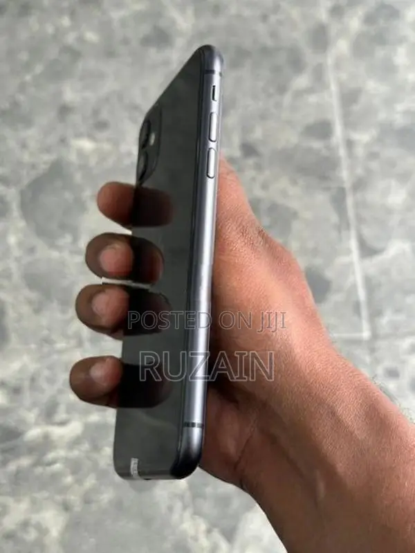 Apple iPhone 11 IP 128GB (Used)