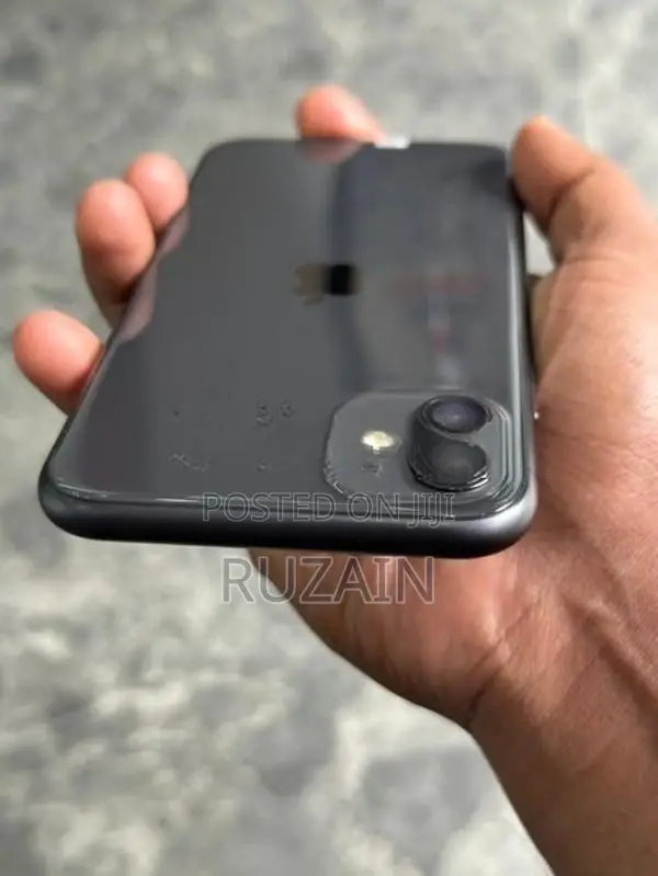 Apple iPhone 11 IP 128GB (Used)