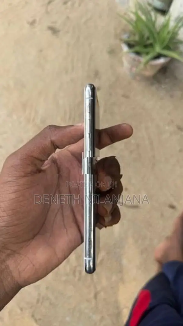Apple iPhone X Used phone (Used)