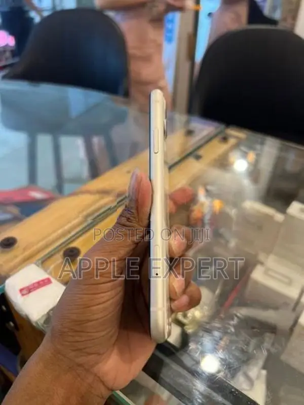Apple iPhone 11 (Used)