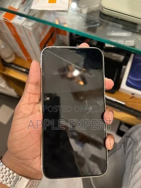 Apple iPhone 11 (Used)