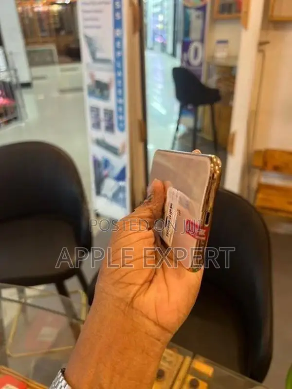 Apple iPhone XS (Used)
