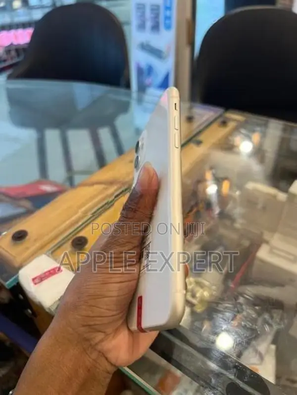 Apple iPhone 11 (Used)